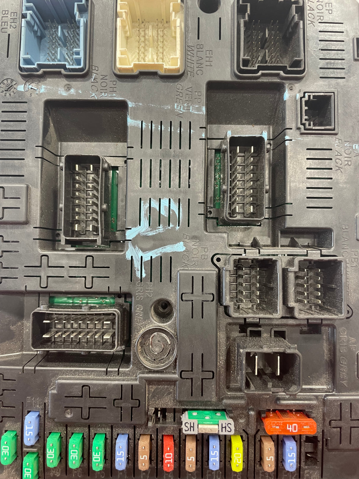 Peugeot Partner/Citroen Berlingo FUSE BOX P/N 966689538002