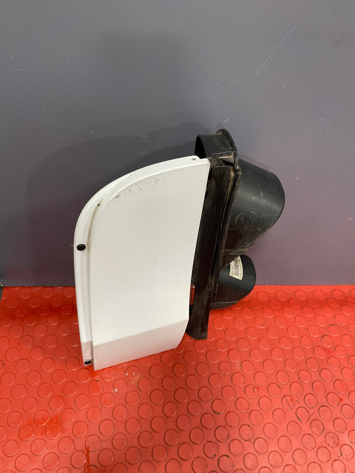 Mercedes Benz Sprinter COMPLETE FUEL FILLER CAP COVER & HOUSING (White) P/N D4010021