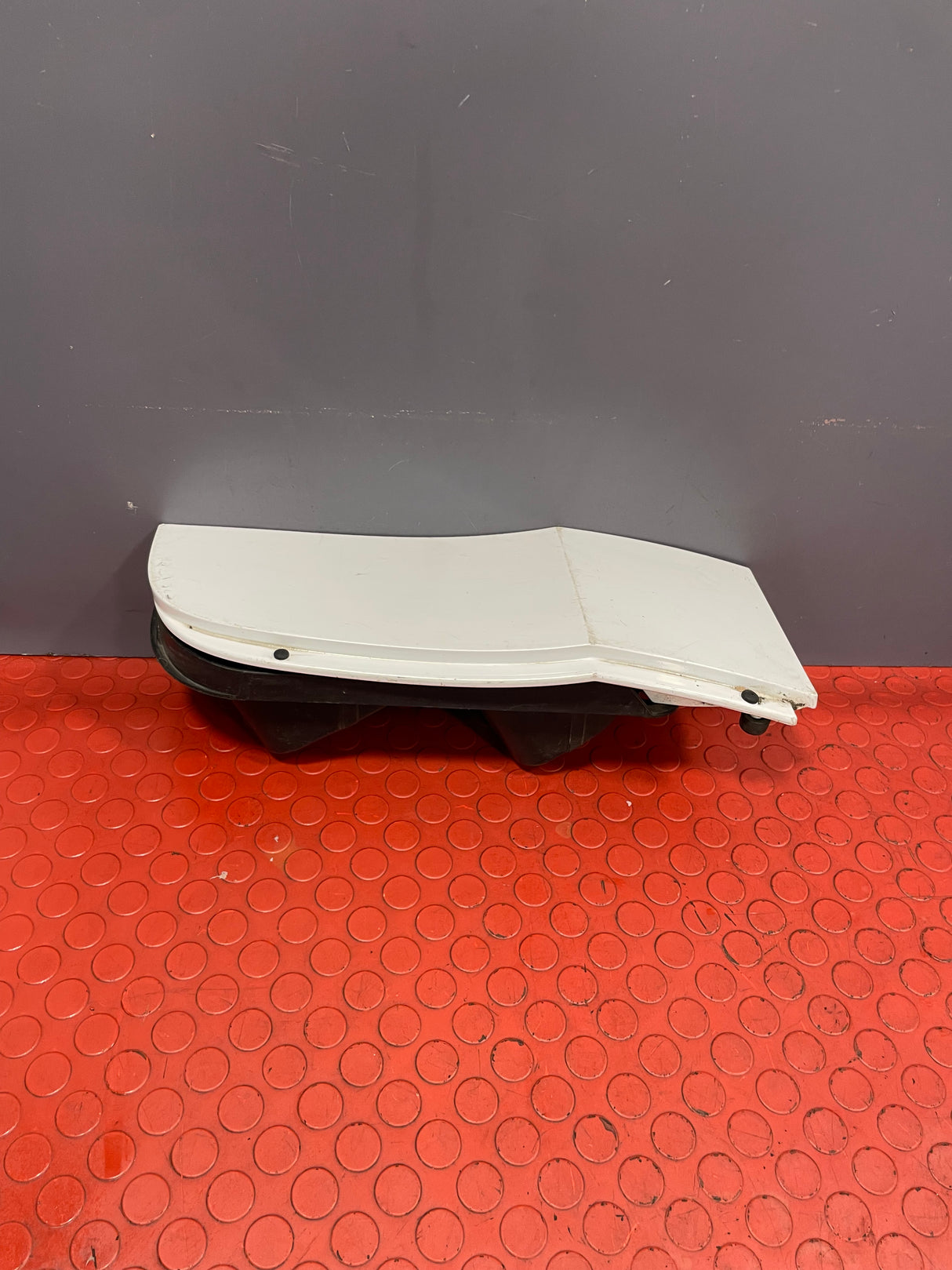 Mercedes Benz Sprinter COMPLETE FUEL FILLER CAP COVER & HOUSING (White) P/N D4010021