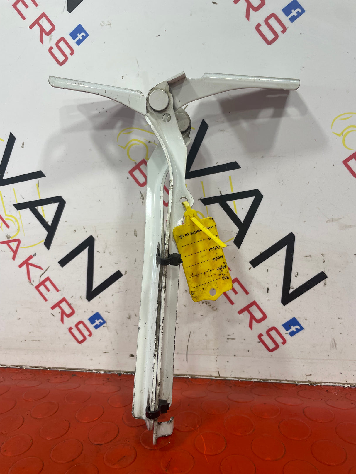 Peugeot Partner/Citroen Berlingo BONNET HINGES (Pair) 2008-2018 P/N 968063148001