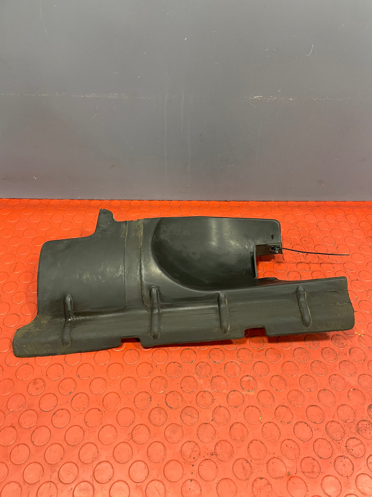 Ford Transit Mk8 DRIVER'S SIDE RADIATOR AIR DEFLECTOR 2.0 RWD 2016-2023 P/N BK31V8310AA