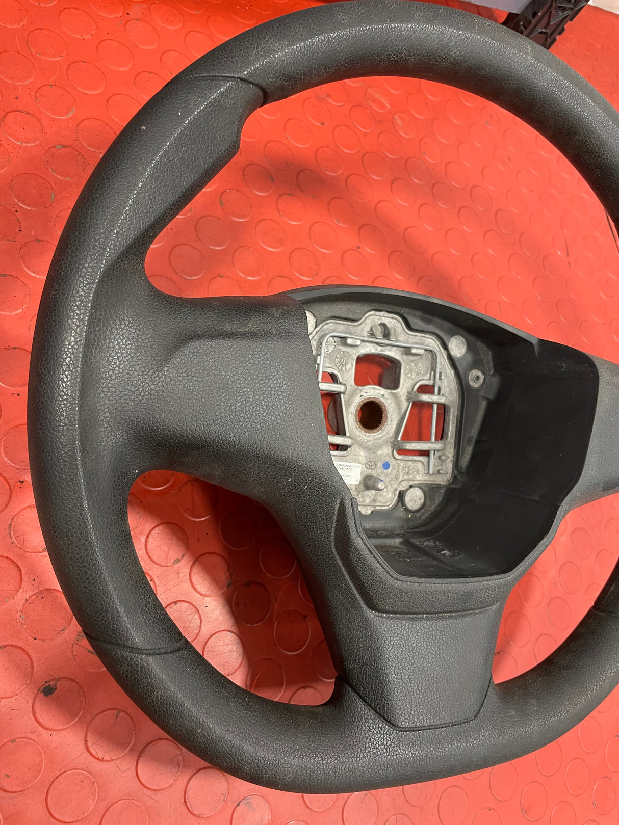 Citroen Dispatch/Peugeot Expert STEERING WHEEL 2017-2023 P/N 3089306