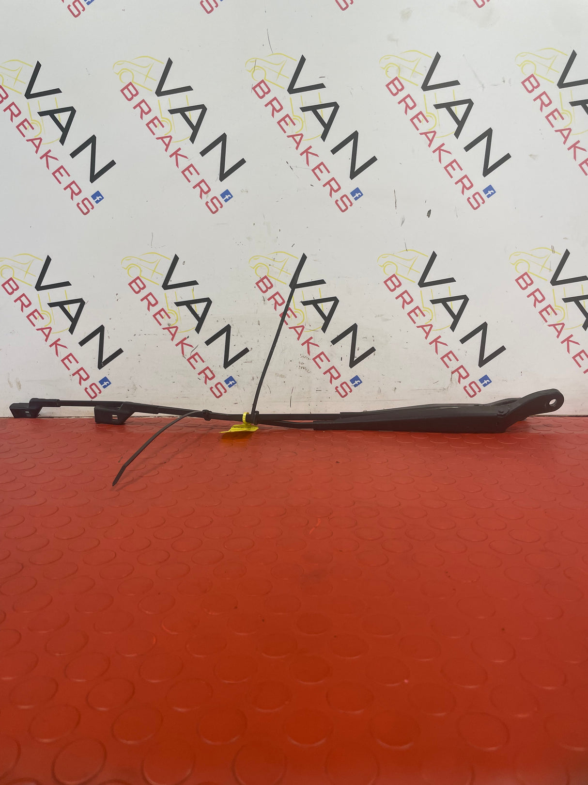 Citroen Berlingo/Peugeot Partner WINDSCREEN WIPERS (PAIR) No Blades 2008-2018 P/N 9682975280 - 1