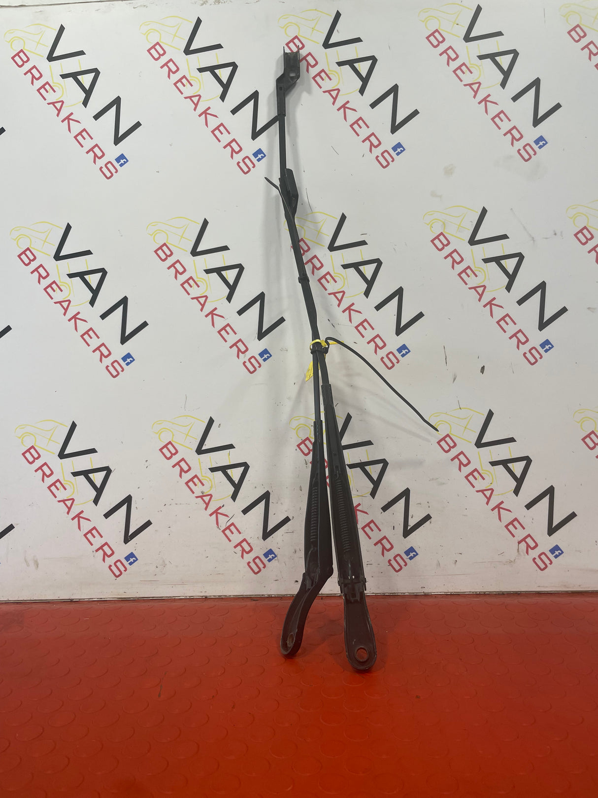 Citroen Berlingo/Peugeot Partner WINDSCREEN WIPERS (PAIR) No Blades 2008-2018 P/N 9682975280 - 1