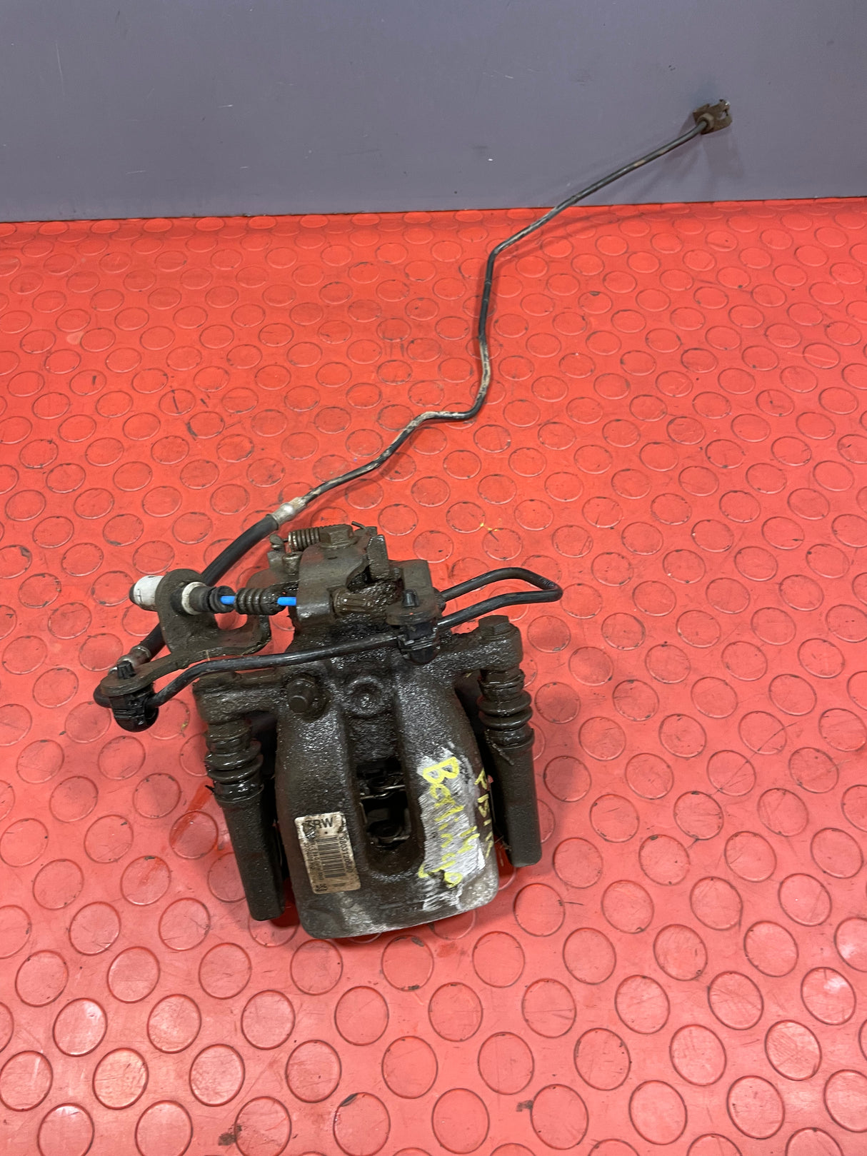 Citroen Berlingo/Peugeot Partner BRAKE CALIPER ASSEMBLY Rear Passenger's Side P/N 9803120580