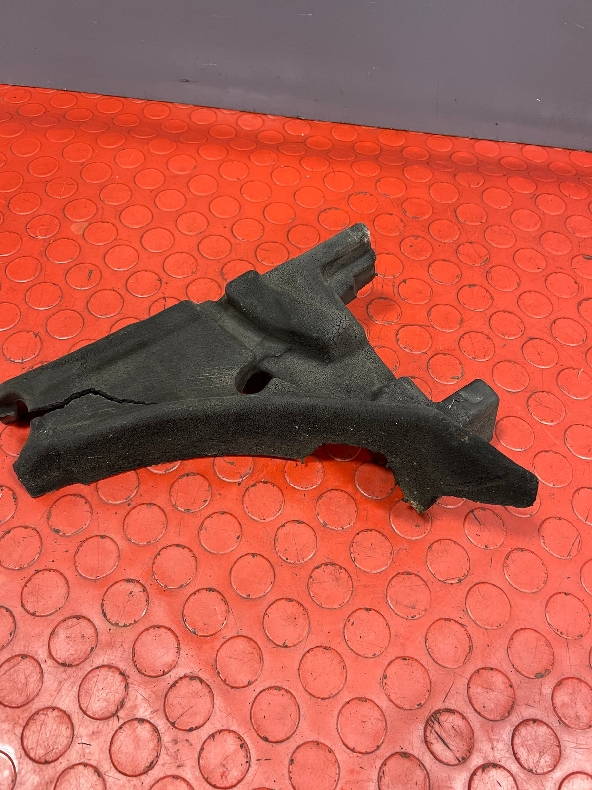 Citroen Berlingo/Peugeot Partner WINDSCREEN CEILING SPONGE INSULATION Driver's Side 2008-2016 P/N 9681316580