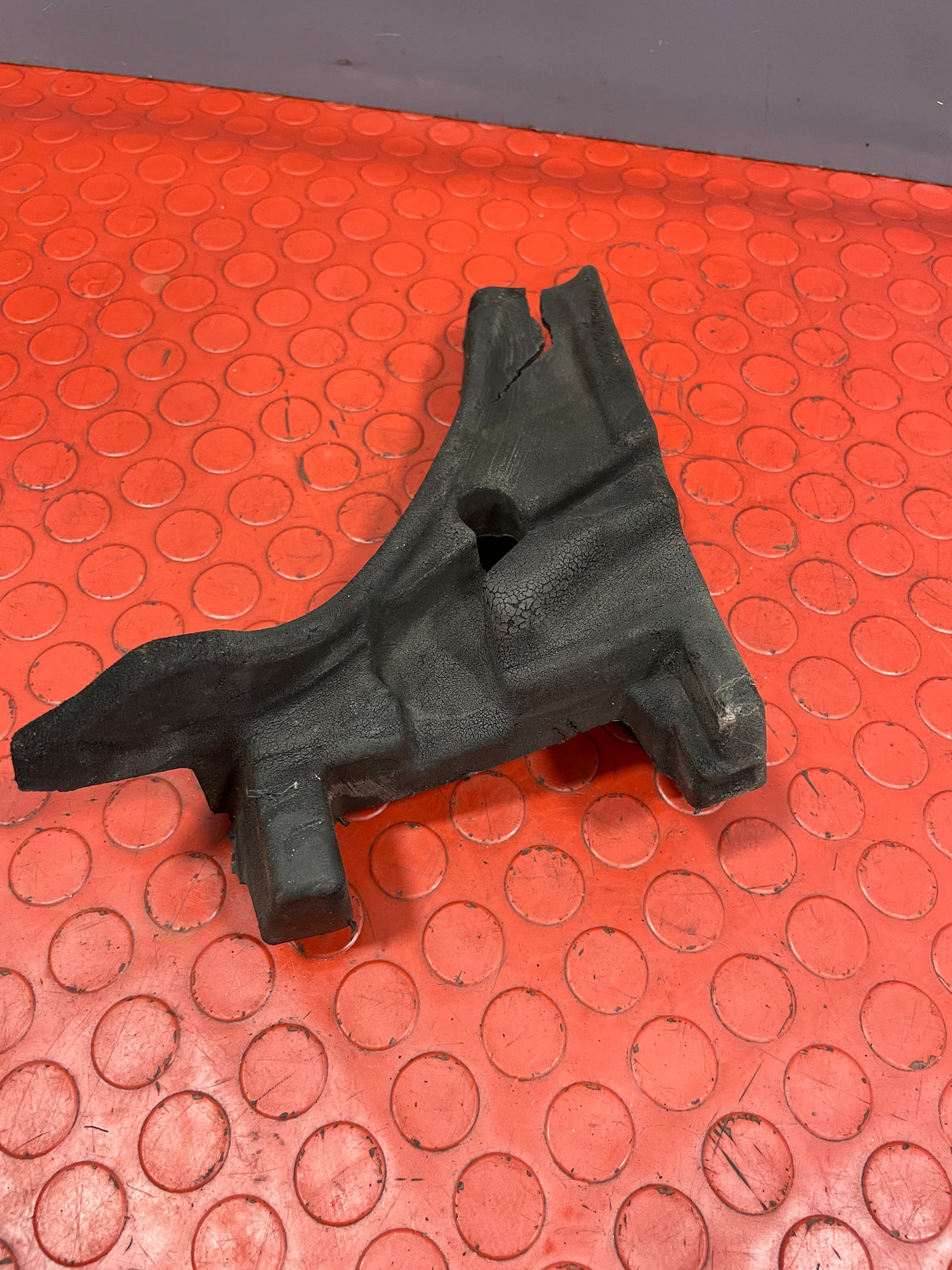 Citroen Berlingo/Peugeot Partner WINDSCREEN CEILING SPONGE INSULATION Driver's Side 2008-2016 P/N 9681316580