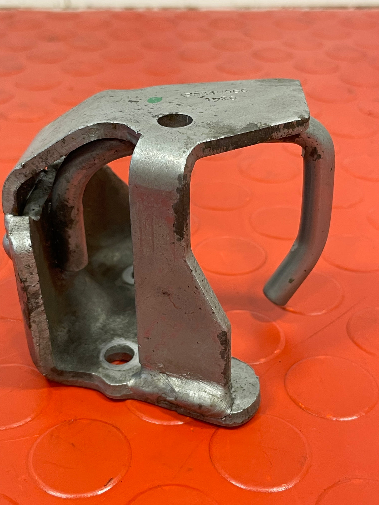 Citroen Berlingo/Peugeot Partner/Vauxhall Combo/Toyota Proace City INJECTOR PUMP BRACKET 1.5 HDI 2016-2025 P/N 98310966