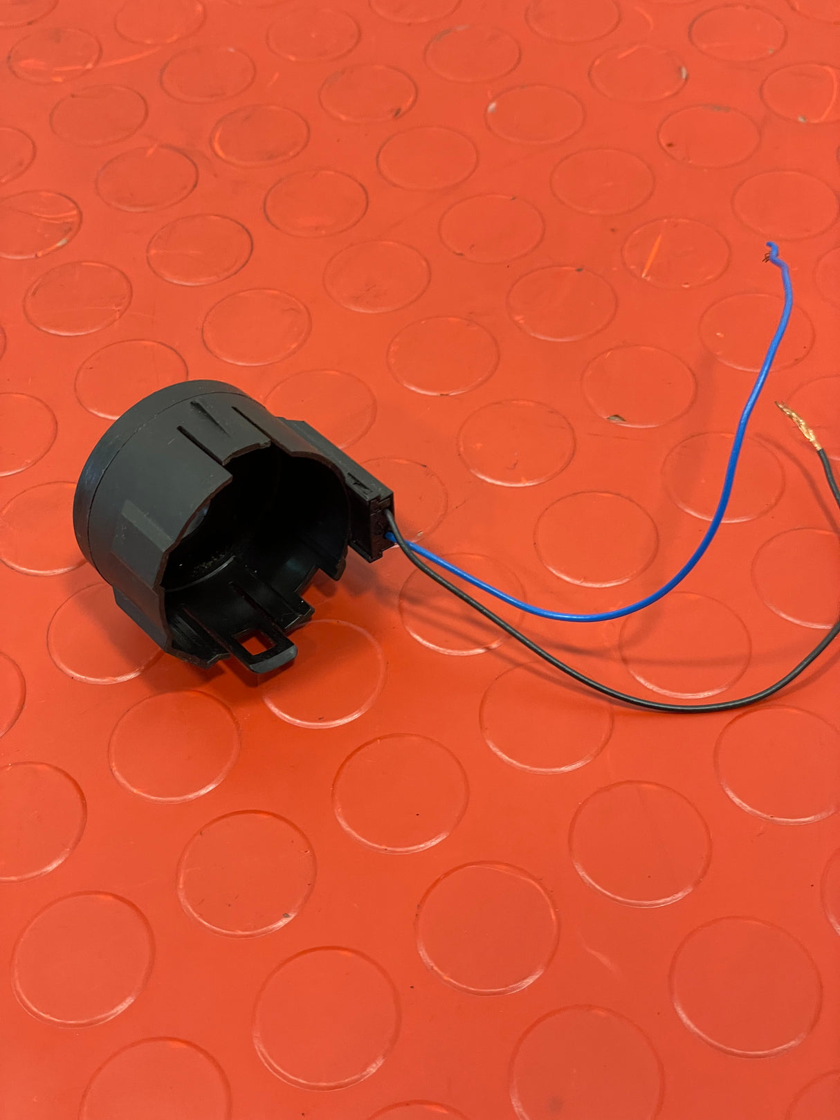 Citroen Berlingo/Peugeot Partner DELPHI IGNITION COIL COVER (damage)P/N 9663123380