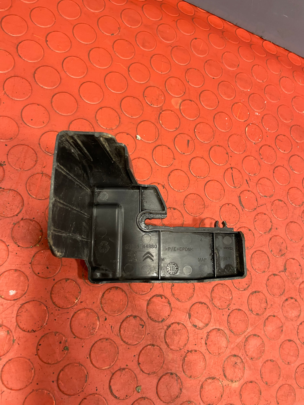Citroen Berlingo/Peugeot Partner VALVE COVER TRIM 2008-2016 P/N 9810544880