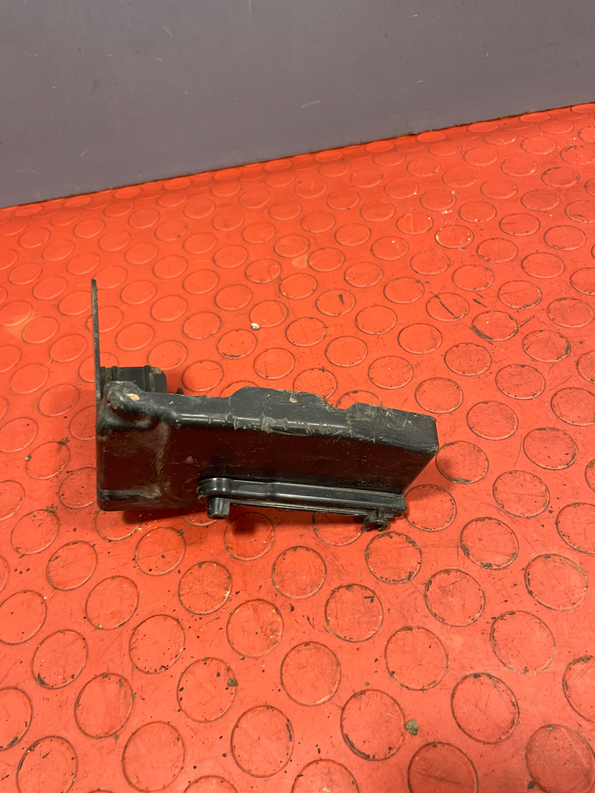 Citroen Berlingo/Peugeot Partner VALVE COVER TRIM 2008-2016 P/N 9810544880