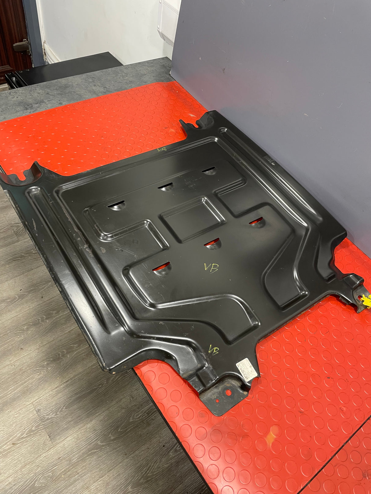 Ford Ranger Wildtrak HEAT SHIELD/ENGINE UNDER TRAY 2.0 2022 P/N EB3C5F085BA