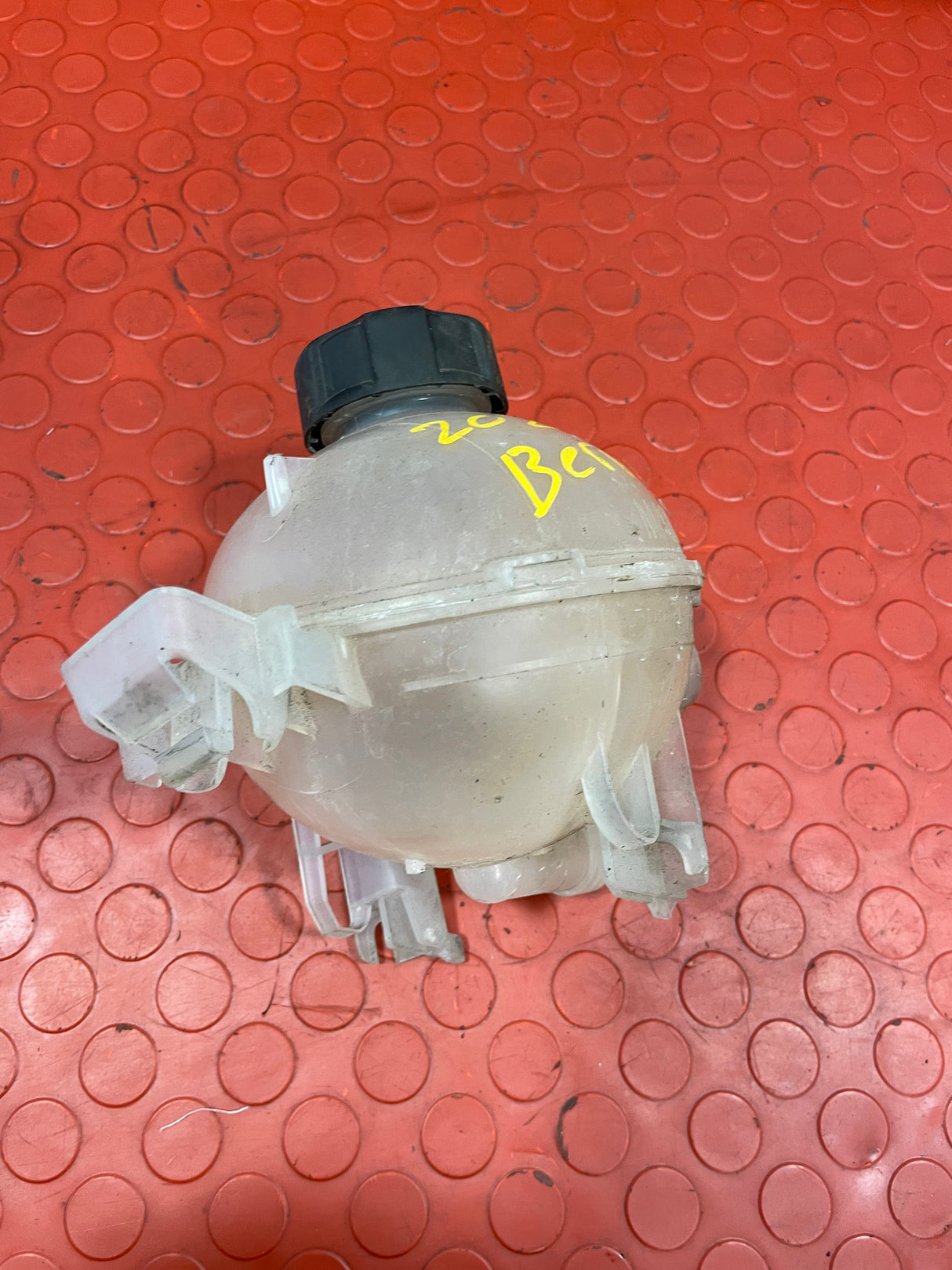 Citroen Berlingo/Peugeot Partner/Vauxhall Combo/Toyota Proace City RADIATOR COOLANT EXPANSION RESERVOIR 2019-2024 P/N 9678514680
