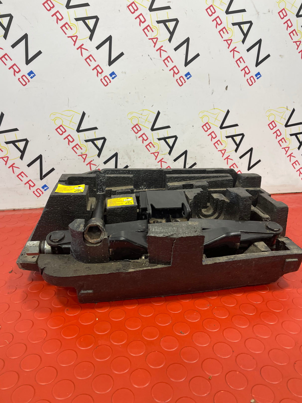 Renault Master/V Movano JACK AND WHEEL BRACE WITH EXTENSION BAR AND FOAM HOLDER P/N 995016340R