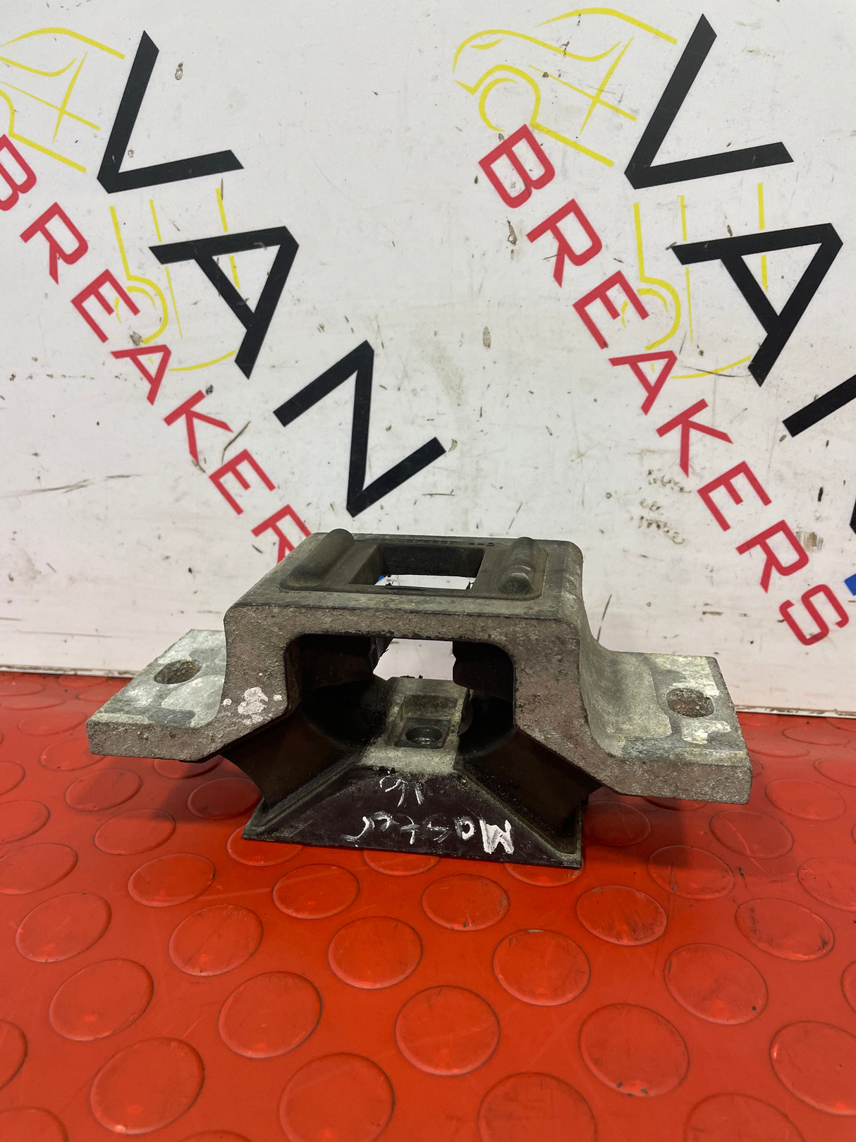 Renault Master ENGINE MOUNT FWD LEFT 2.3 dCi 2010-2023 P/N 8200676857