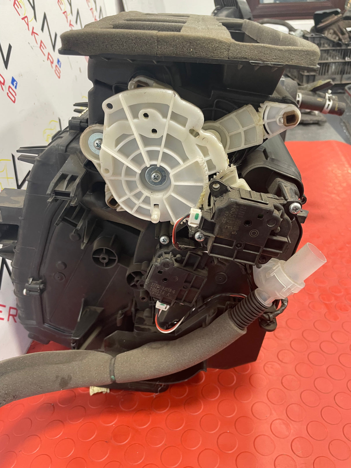 Nissan Navara HEATER MATRIX UNIT 2.3 D23 NP300 MK3 (Damaged-See Photos)2015-2021 P/N 27760-5KJ4D