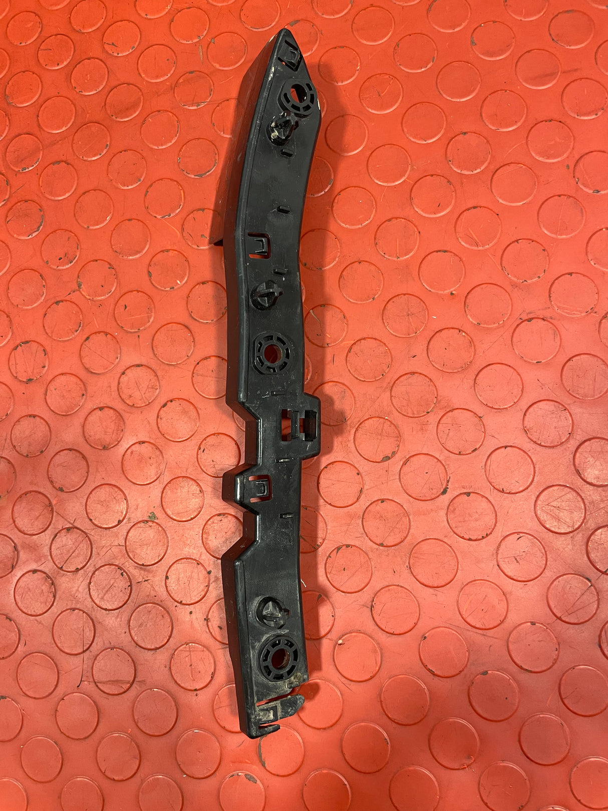 Citroen Berlingo/Peugeot Partner/Vauxhall Combo/Proace City FRONT BUMPER SIDE HOLDER LEFT 2019-2024 P/N 9821847480