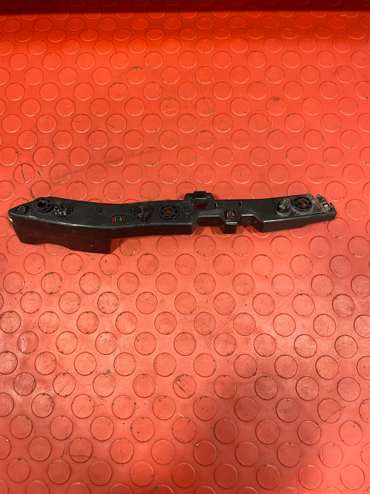 Citroen Berlingo/Peugeot Partner/Vauxhall Combo/Proace City FRONT BUMPER SIDE HOLDER LEFT 2019-2024 P/N 9821847480