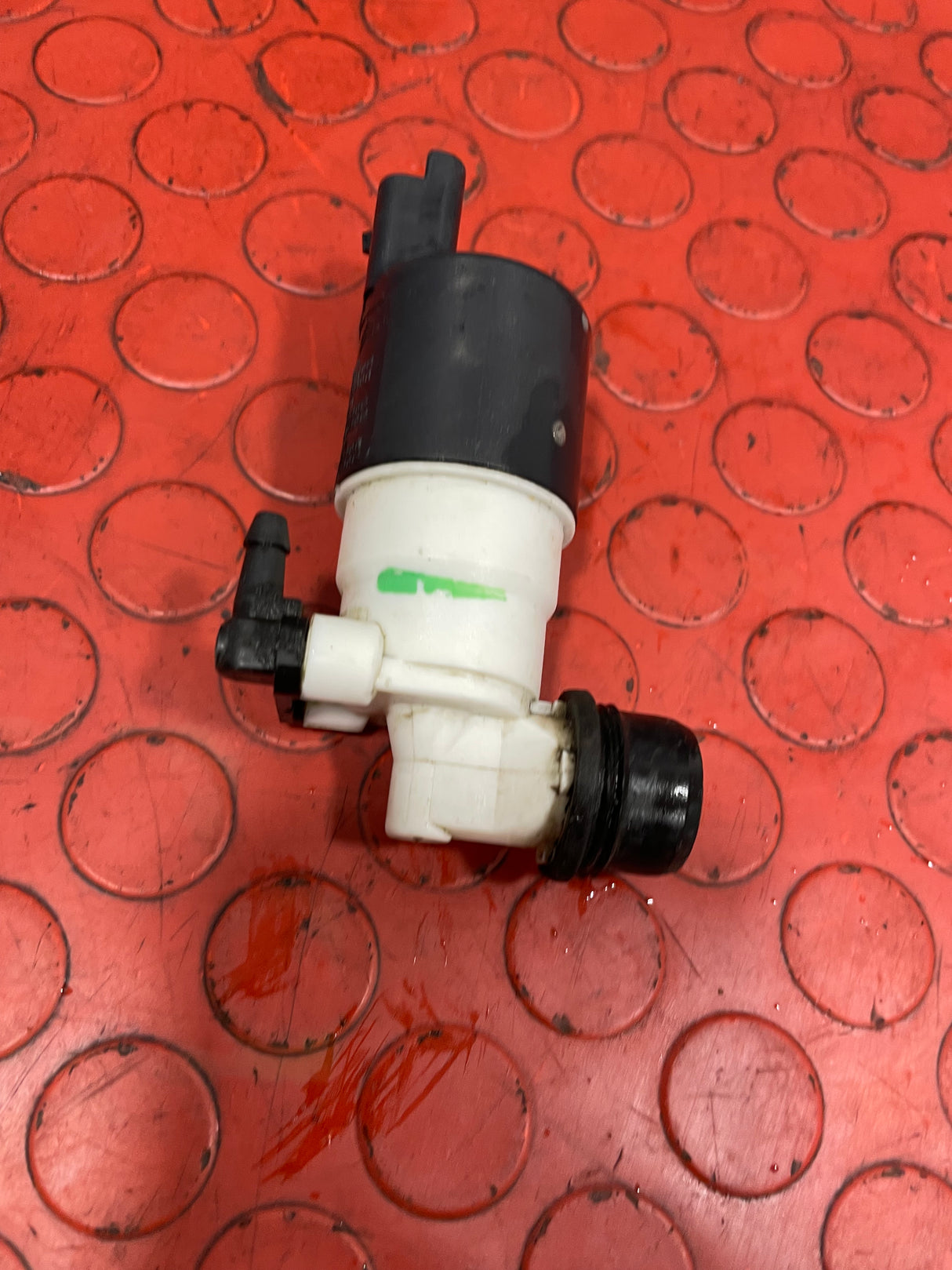 Citroen Berlingo/Peugeot Partner/Vauxhall Combo/Toyota Proace City WINDSCREEN WASHER PUMP P/N 9632984980 / 9645163380 / 9643447980