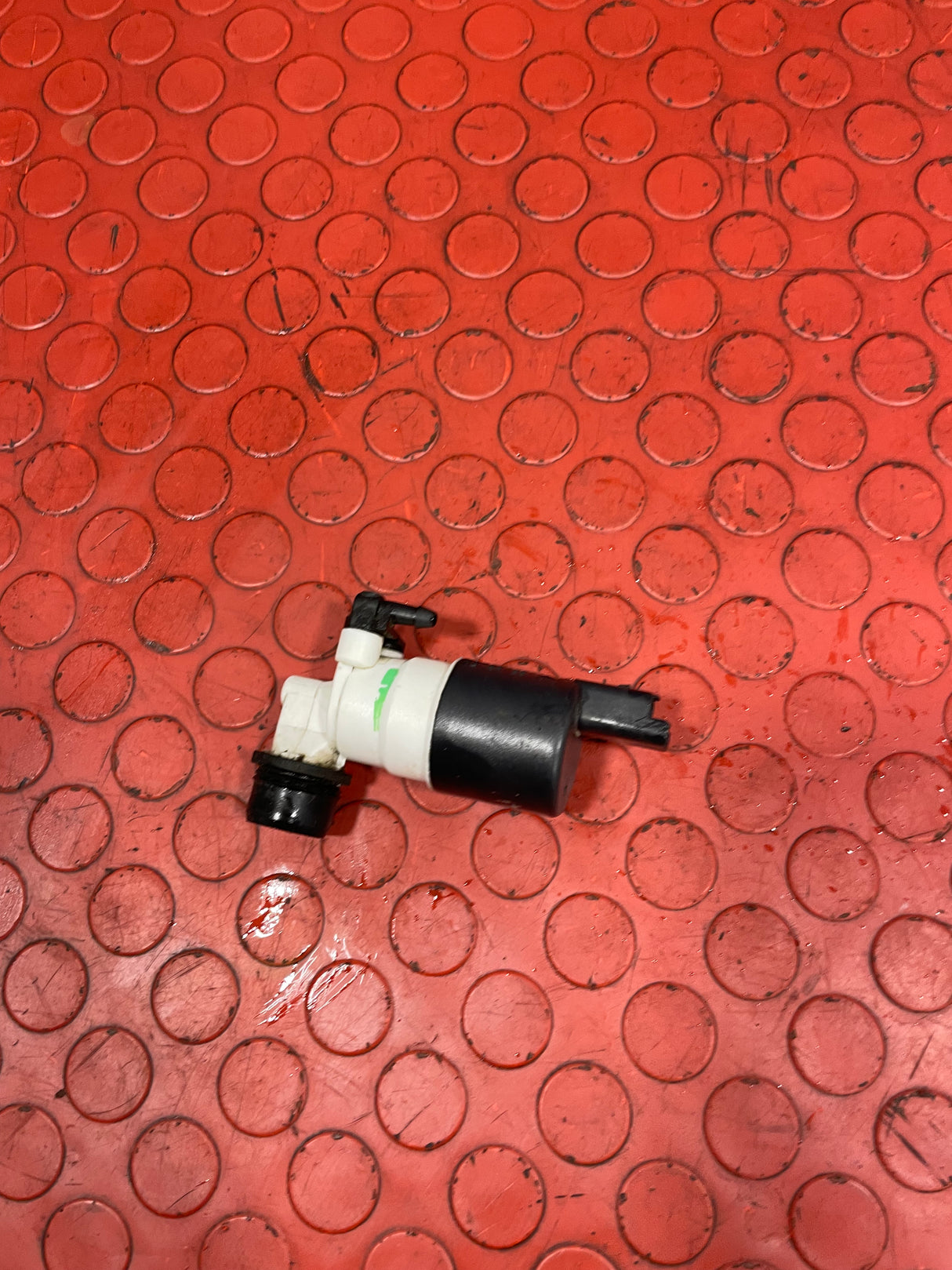 Citroen Berlingo/Peugeot Partner/Vauxhall Combo/Toyota Proace City WINDSCREEN WASHER PUMP P/N 9632984980 / 9645163380 / 9643447980