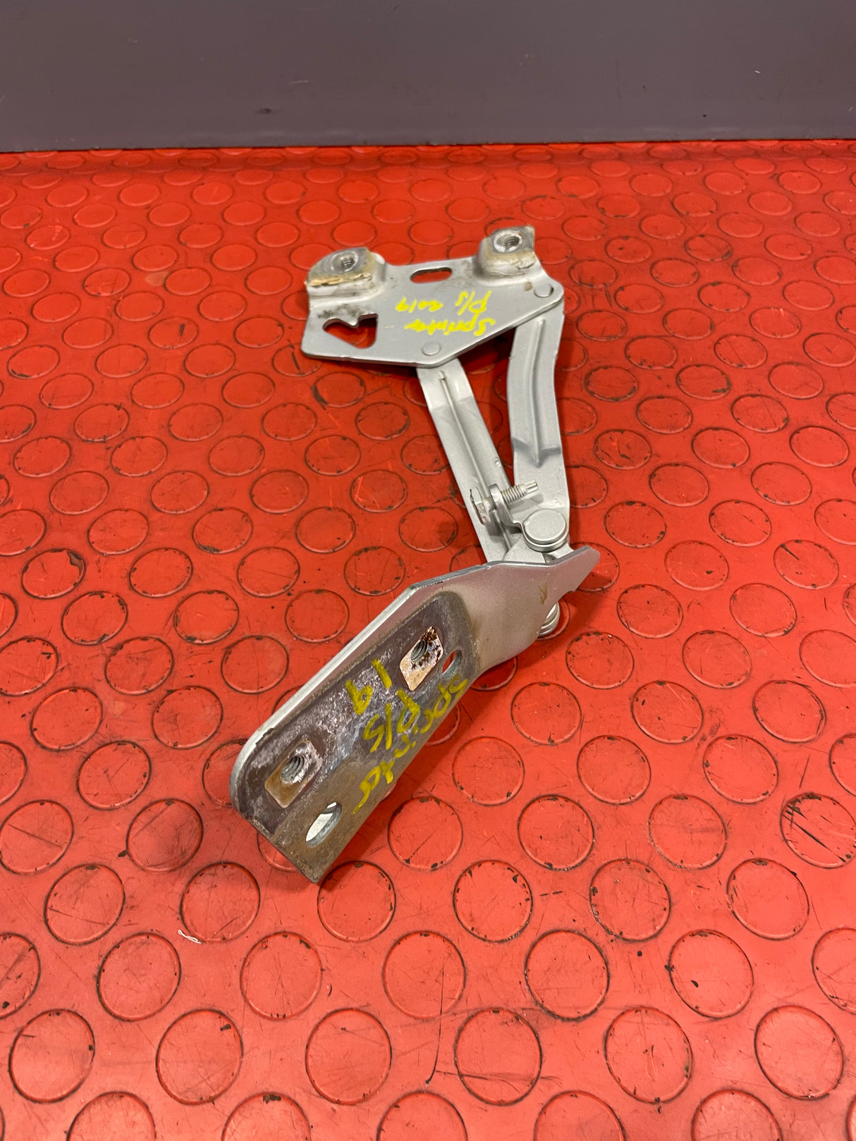 Mercedes Sprinter BONNET HINGE Passenger's Side LH 2019 P/N A9108803000