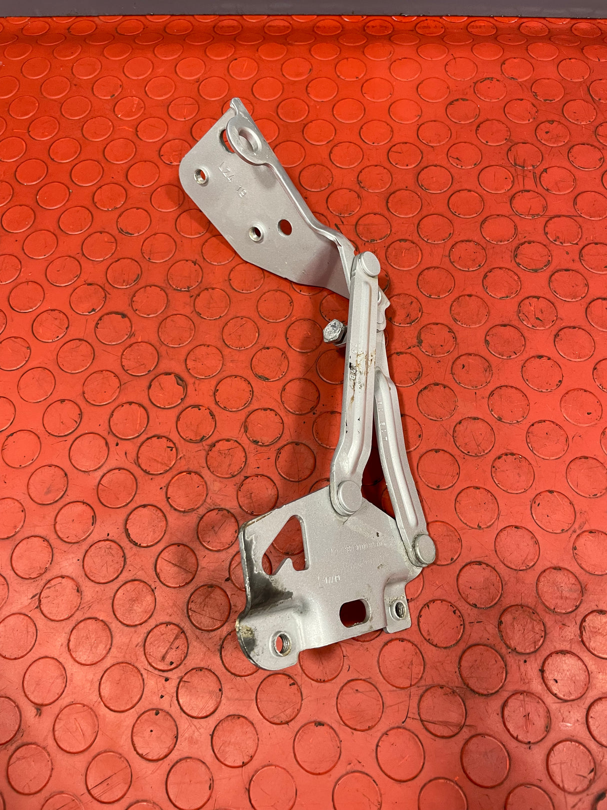 Mercedes Sprinter BONNET HINGE Passenger's Side LH 2019 P/N A9108803000