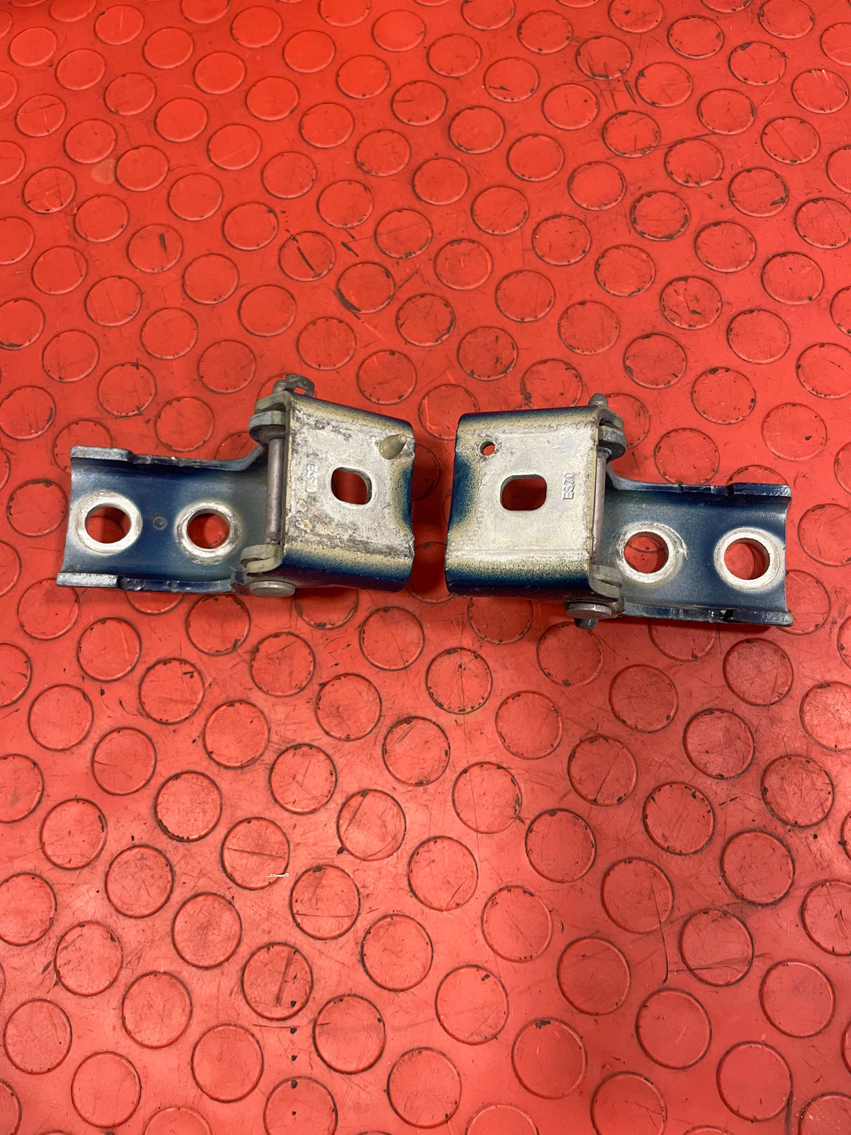 Citroen Berlingo/Peugeot Partner/Vauxhall Combo/Toyota Proace City PAIR OF FRONT DOOR HINGES Driver's Side Blue 2019-2024 P/N 1606475180