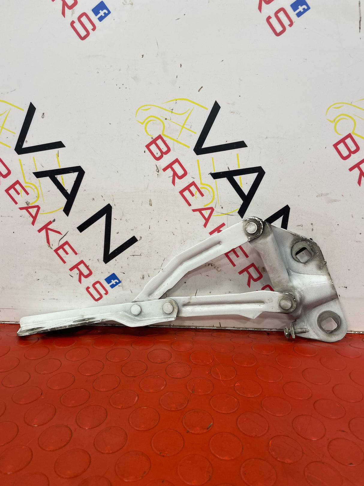 Ford Transit Custom LEFT BONNET HINGE PASSENGER SIDE 2013-2018 P/N BK2116801AC