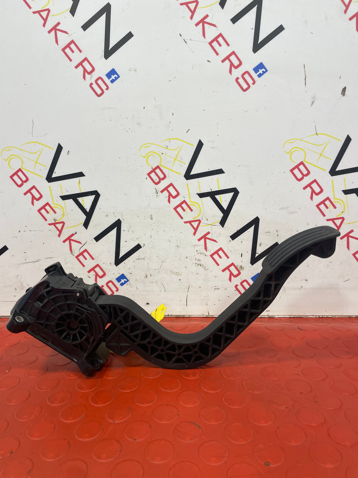Citroen Dispatch/Peugeot Expert/Vauxhall Vivaro/Toyota Proace/Fiat Scudo THROTTLE PEDAL 2016-2024 P/N 9806607380
