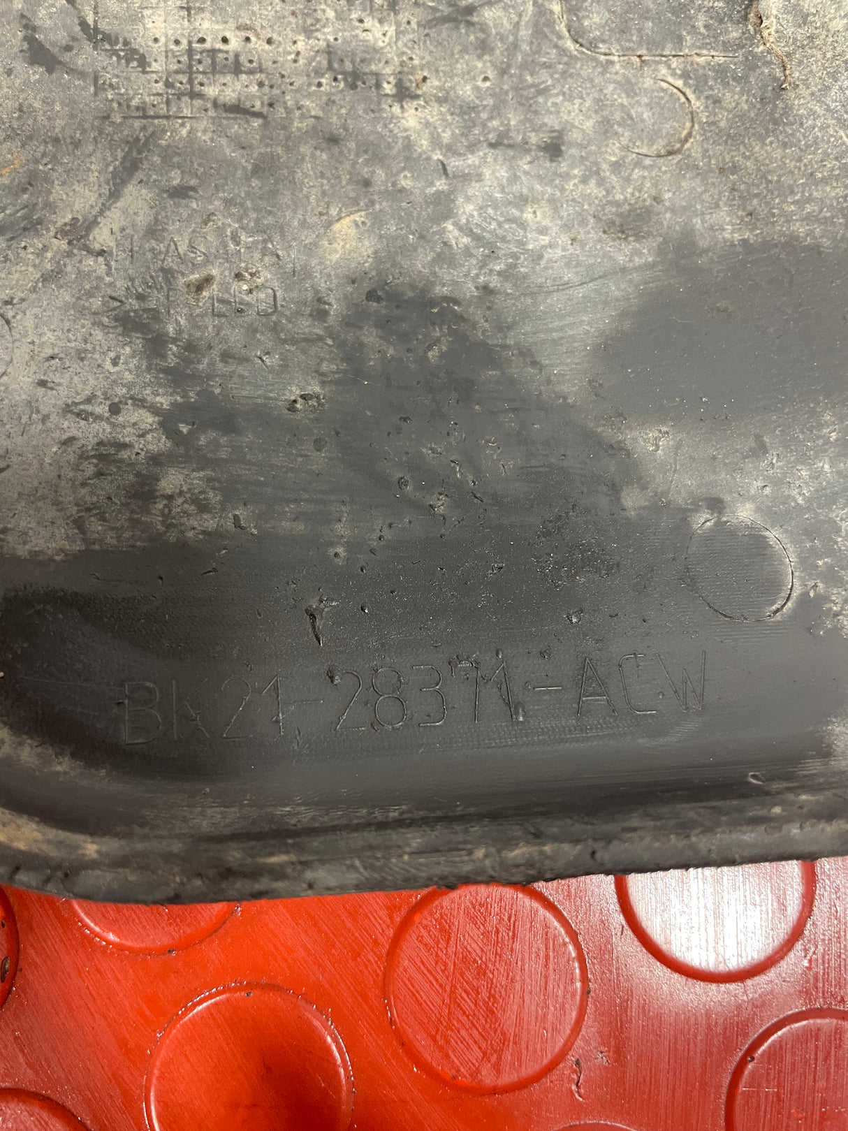 Ford Transit Custom REAR MUDFLAP PASSENGER SIDE LEFT 2013-2018 P/N BK2128371ACW