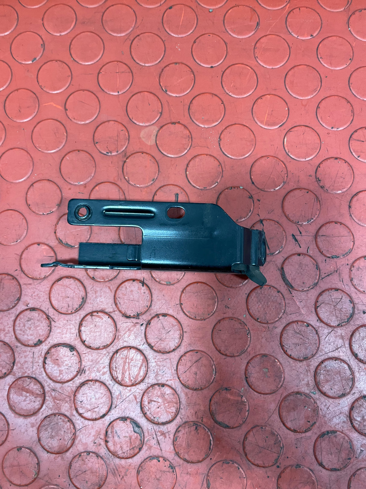 Citroen Berlingo/Peugeot Partner SLIDING DOOR LOWER STOPPER Driver's Side 2019-2024 P/N 9821949180