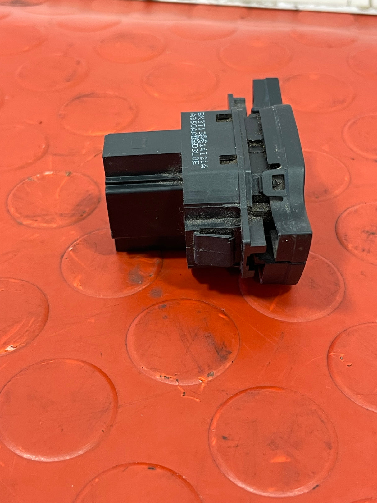 Ford Transit Custom HAZARD WARNING SWITCH P/N BK3T13A350AA