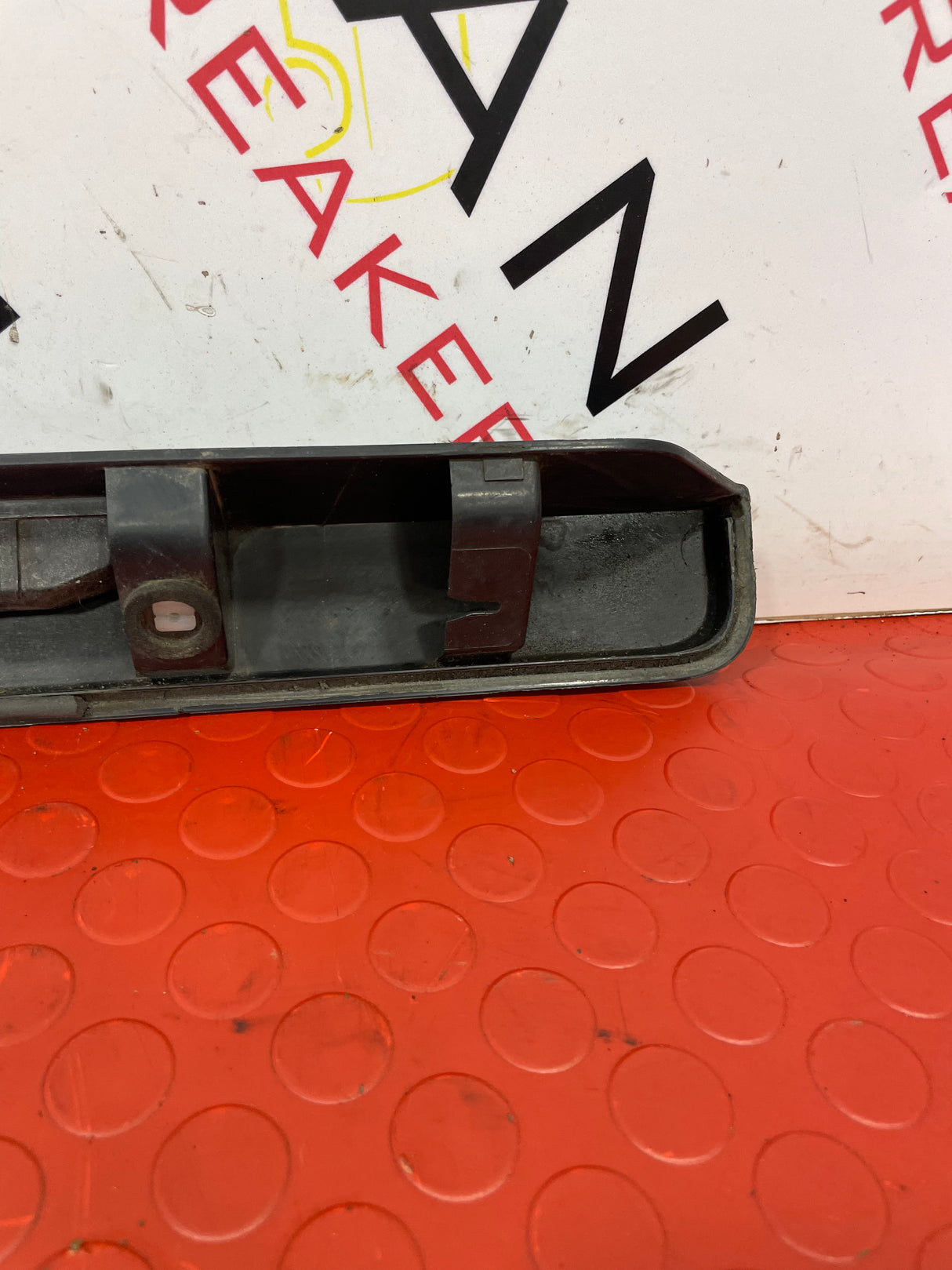 Volkswagen Crafter NUMBER PLATE LIGHT TRIM WITH LIGHTS P/N 7C0827329