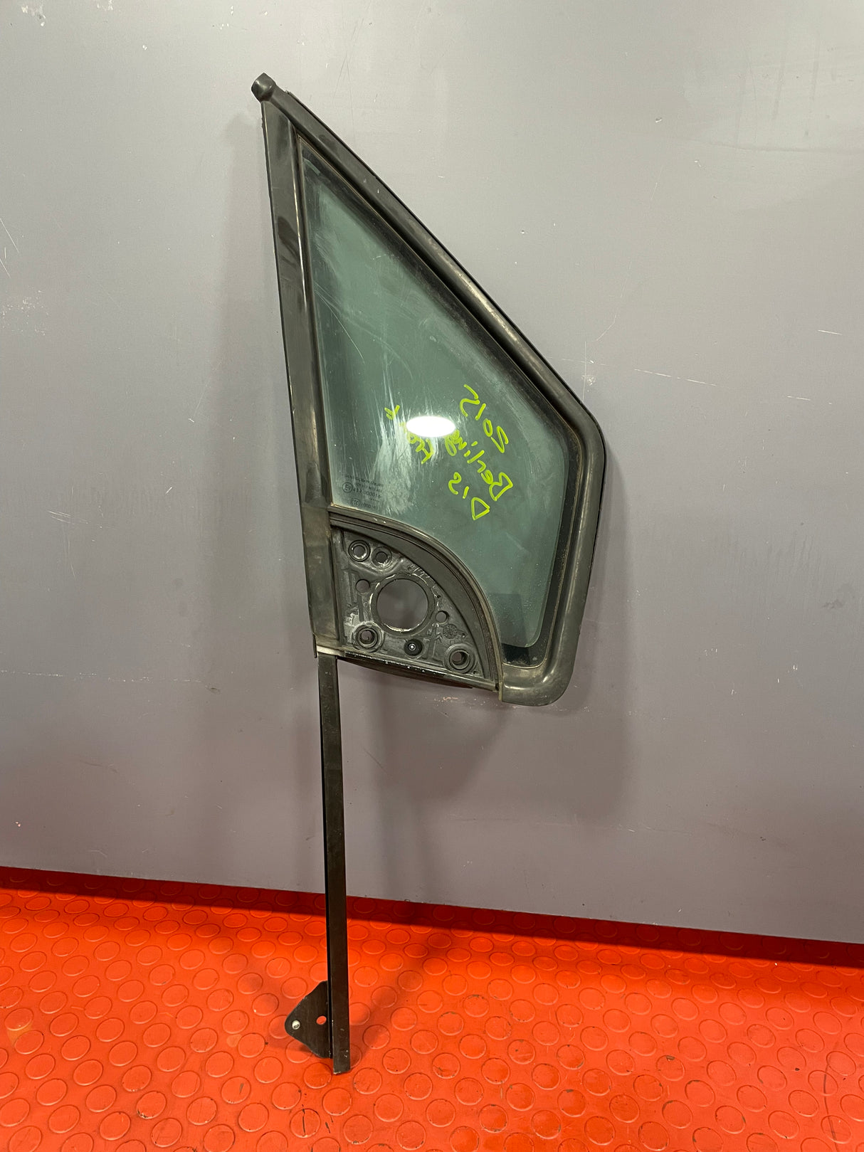 Citroen Berlingo/Peugeot Partner QUARTER GLASS WINDOW PANEL Driver's Side 2008-2018 P/N 9675118180 / 43R000016