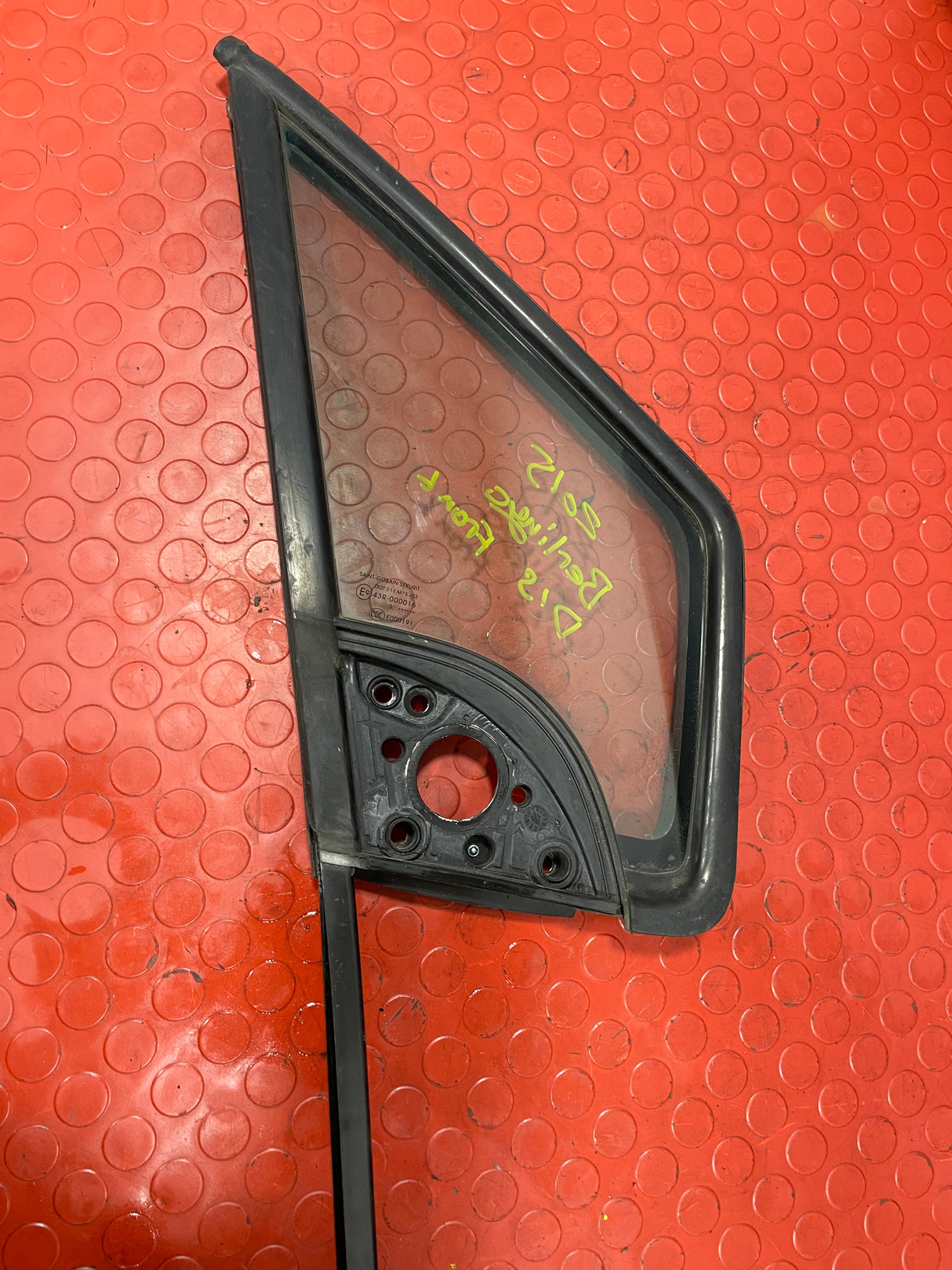 Citroen Berlingo/Peugeot Partner QUARTER GLASS WINDOW PANEL Driver's Side 2008-2018 P/N 9675118180 / 43R000016
