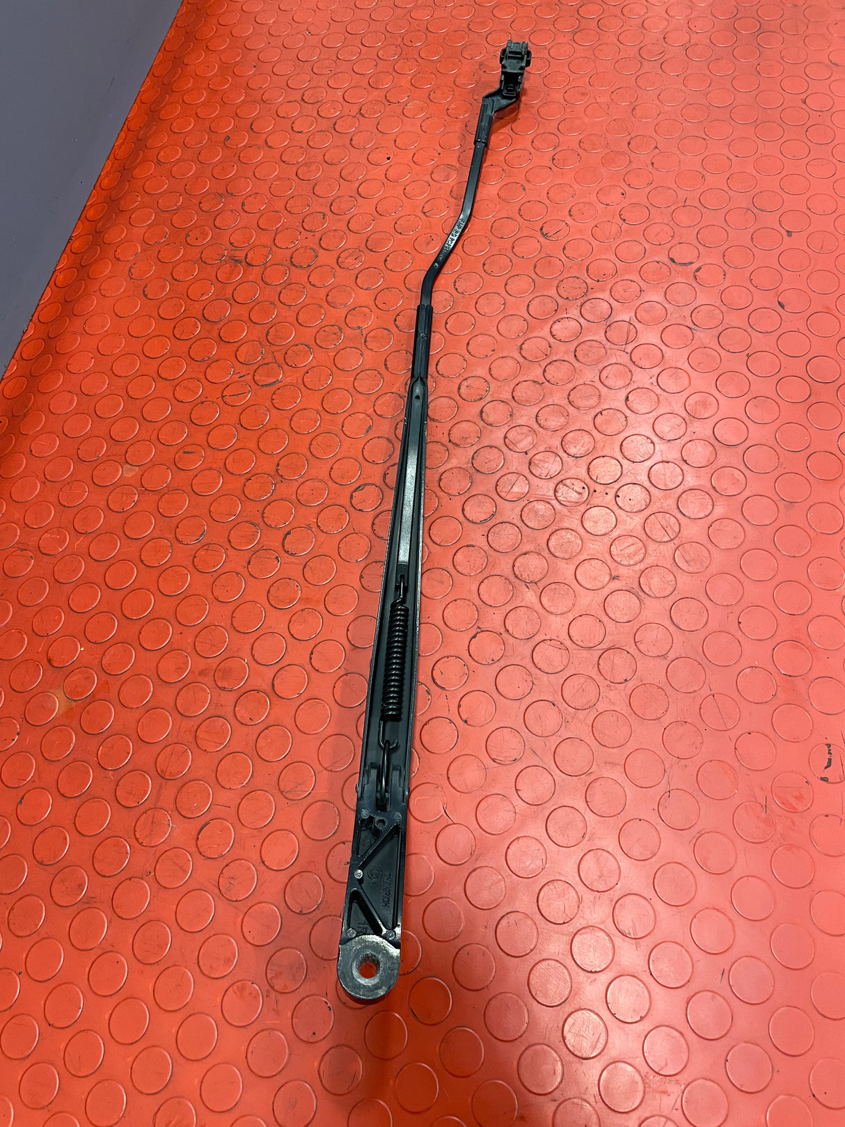 Volkswagen Crafter WIPER ARM Passenger's Side 2017-2023 P/N 7C2955409