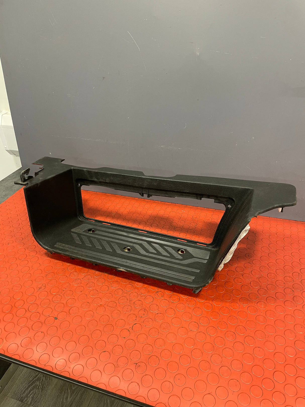 Ford Transit Custom FRONT DRIVER'S SIDE DOOR STEP (Busted Mounting Pin) 2019-2023 P/N BK21V13200AHW - 1 / KK31V13200ADW