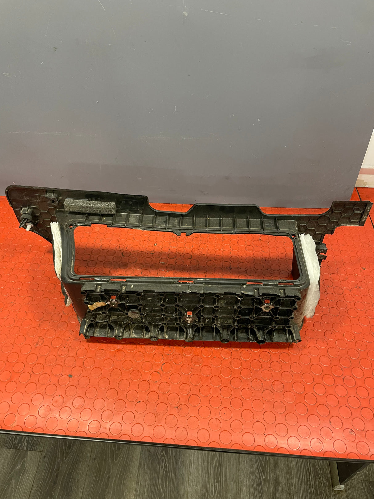 Ford Transit Custom FRONT DRIVER'S SIDE DOOR STEP (Busted Mounting Pin) 2019-2023 P/N BK21V13200AHW - 1 / KK31V13200ADW
