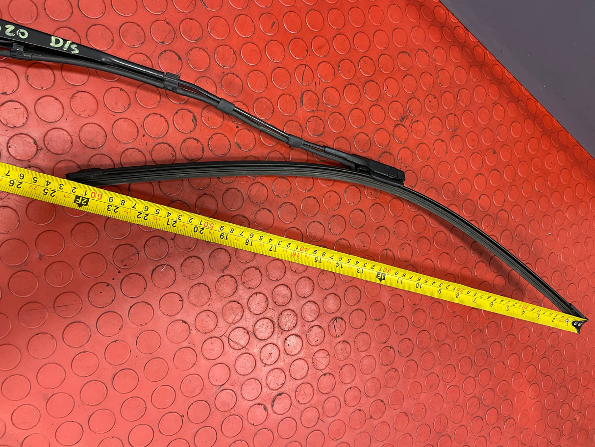 Vauxhall Combo/Peugeot Partner/Citroen Berlingo/Dispatch/Toyota Proace City WINDSCREEN WIPER ARM Driver's Side O/S 2019-2024 P/N 9839408680 - 1
