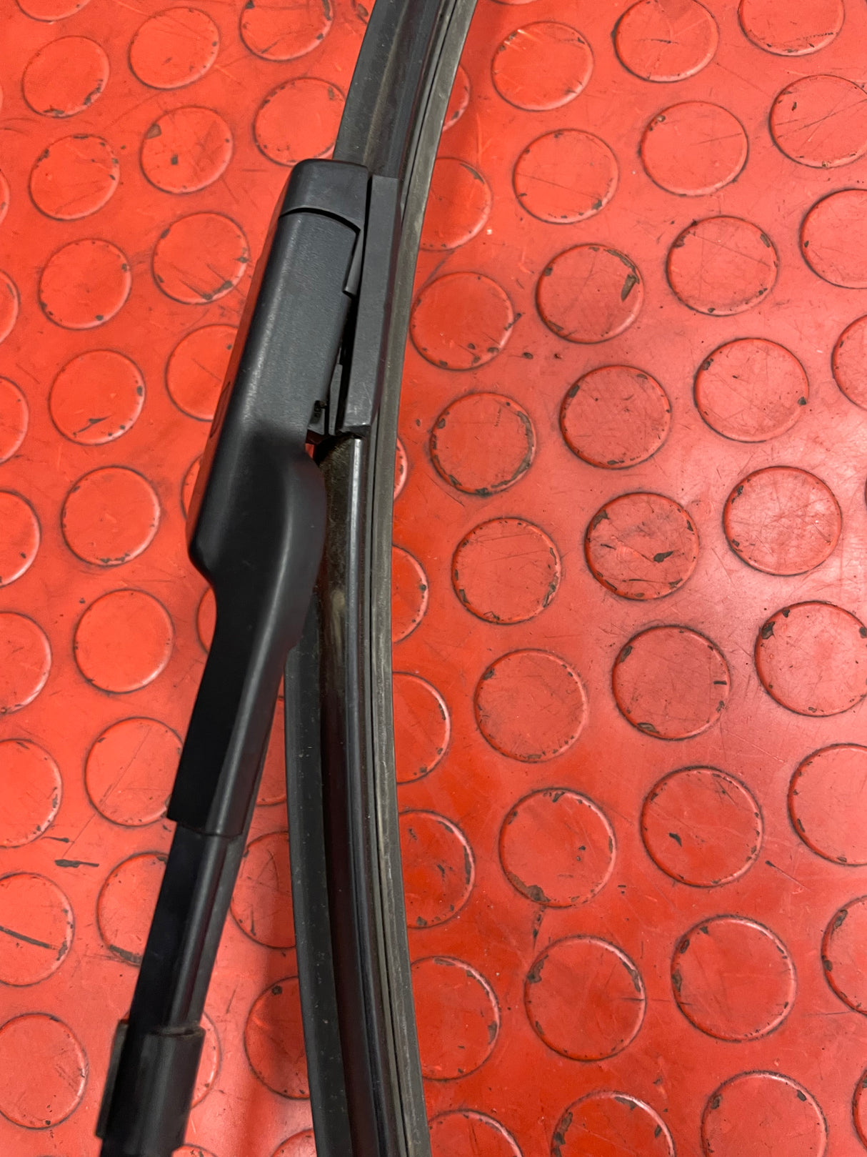 Vauxhall Combo/Peugeot Partner/Citroen Berlingo/Dispatch/Toyota Proace City WINDSCREEN WIPER ARM Driver's Side O/S 2019-2024 P/N 9839408680 - 1