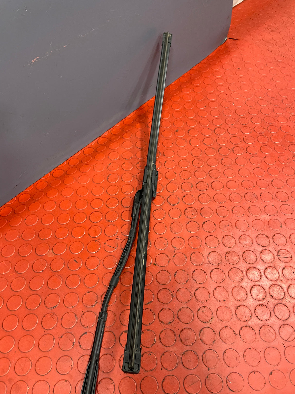 Vauxhall Combo/Peugeot Partner/Citroen Berlingo/Dispatch/Toyota Proace City WINDSCREEN WIPER ARM Driver's Side O/S 2019-2024 P/N 9839408680 - 1