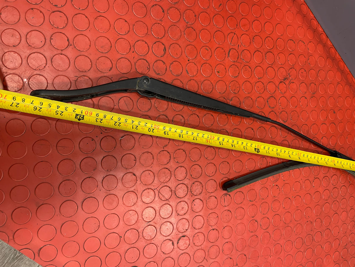 Peugeot Expert/Citroen Dispatch/Vauxhall Vivaro/Toyota Proace/Fiat Scudo WINDSCREEN WIPER ARM WORN BLADE Driver's Side 2016-2024 P/N 9808465680