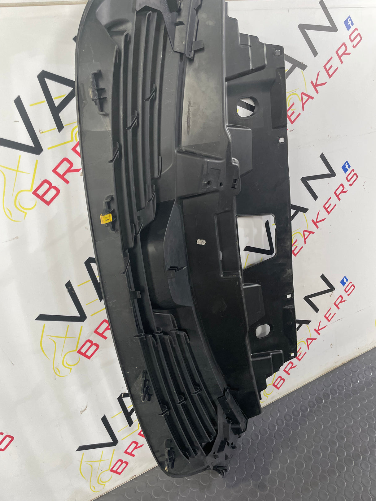 Renault Trafic FRONT GRILLE BLACK 2014-2017 P/N 623108673R