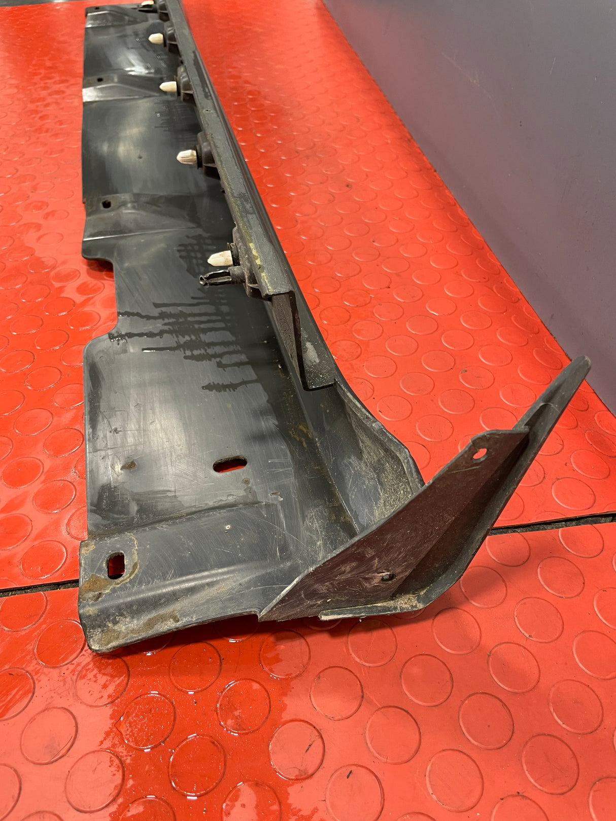 Ford Transit Connect SIDE SKIRT TRIM LH PASSENGER SIDE 2014-2017 P/N DT11R10259A