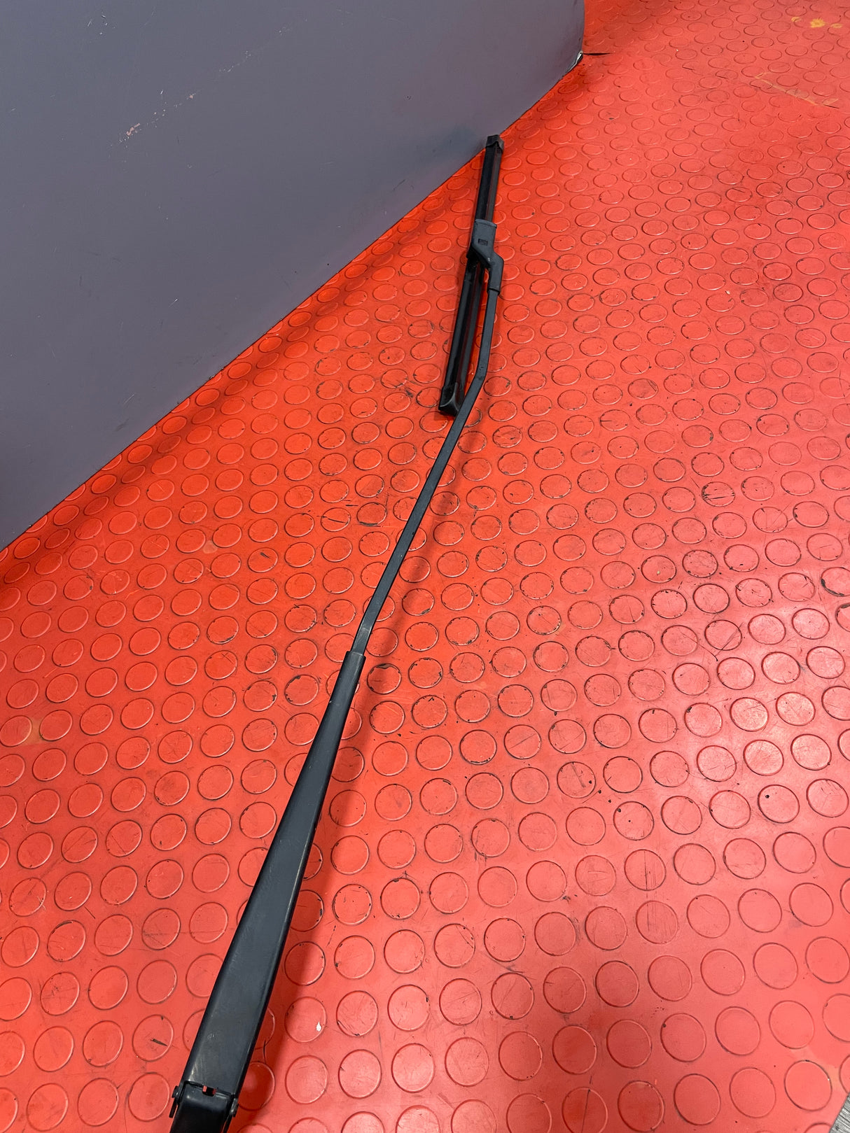 Citroen Berlingo/Peugeot Partner WINDSCREEN WIPER ARM w/ Blade 2008-2018 P/N 9682975280 - 2