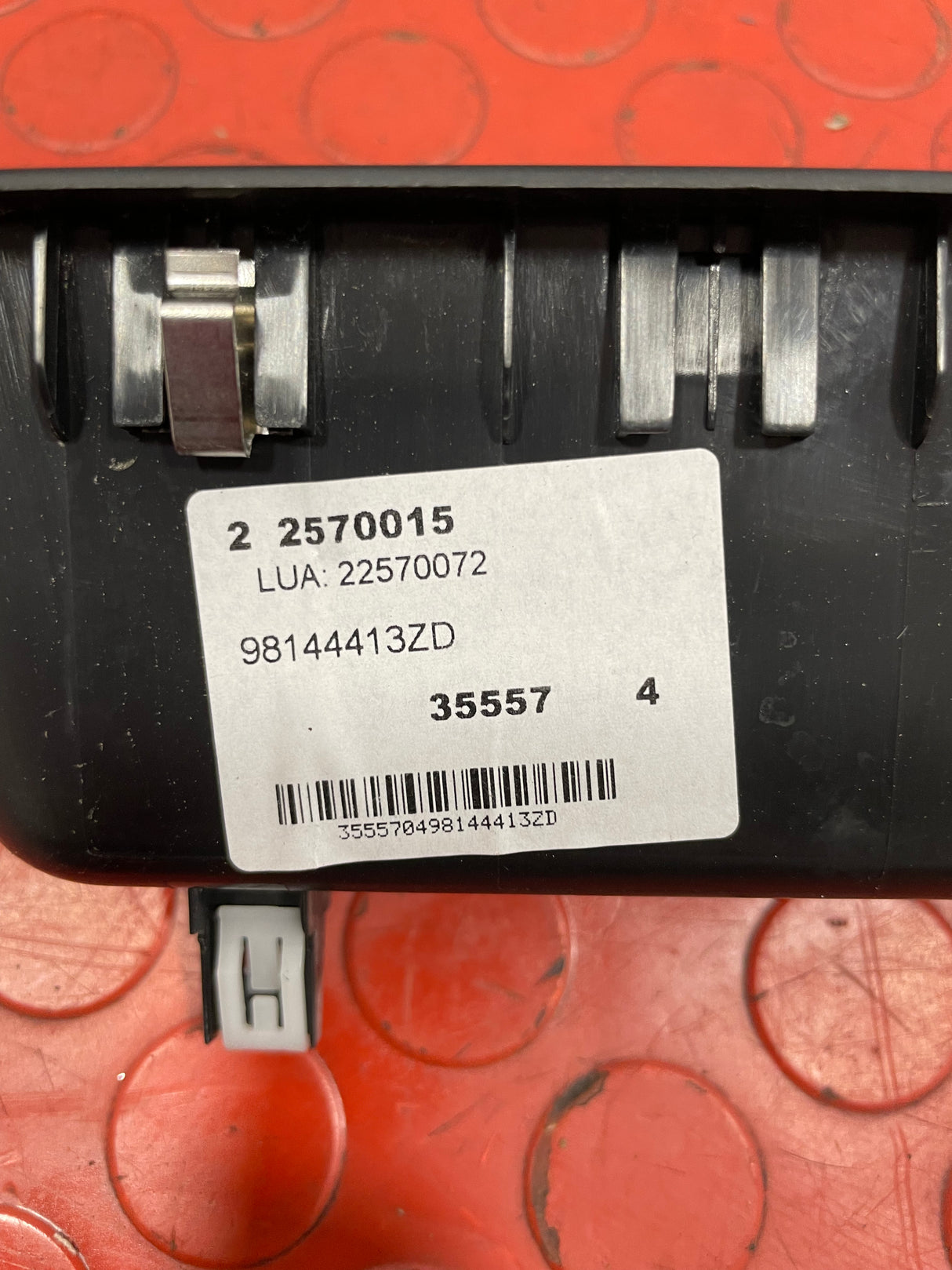 Vauxhall Vivaro/Citroen Dispatch/Peugeot Expert/Toyota Proace WINDOW CONTROL Driver's Side 2016-2024 P/N 98144413ZD/9809179677