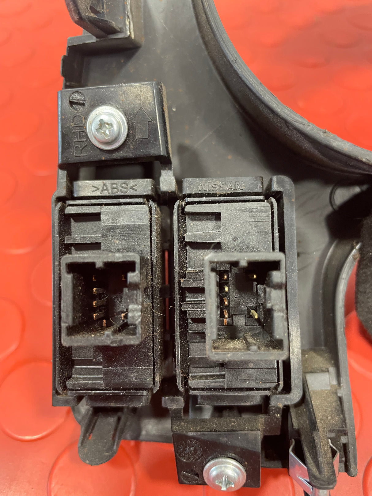 Nissan Navara SPEEDOMETER SURROUND TRIM AND STOP START SWITCH 2.3DCI 2017 P/N 682404KJ0A