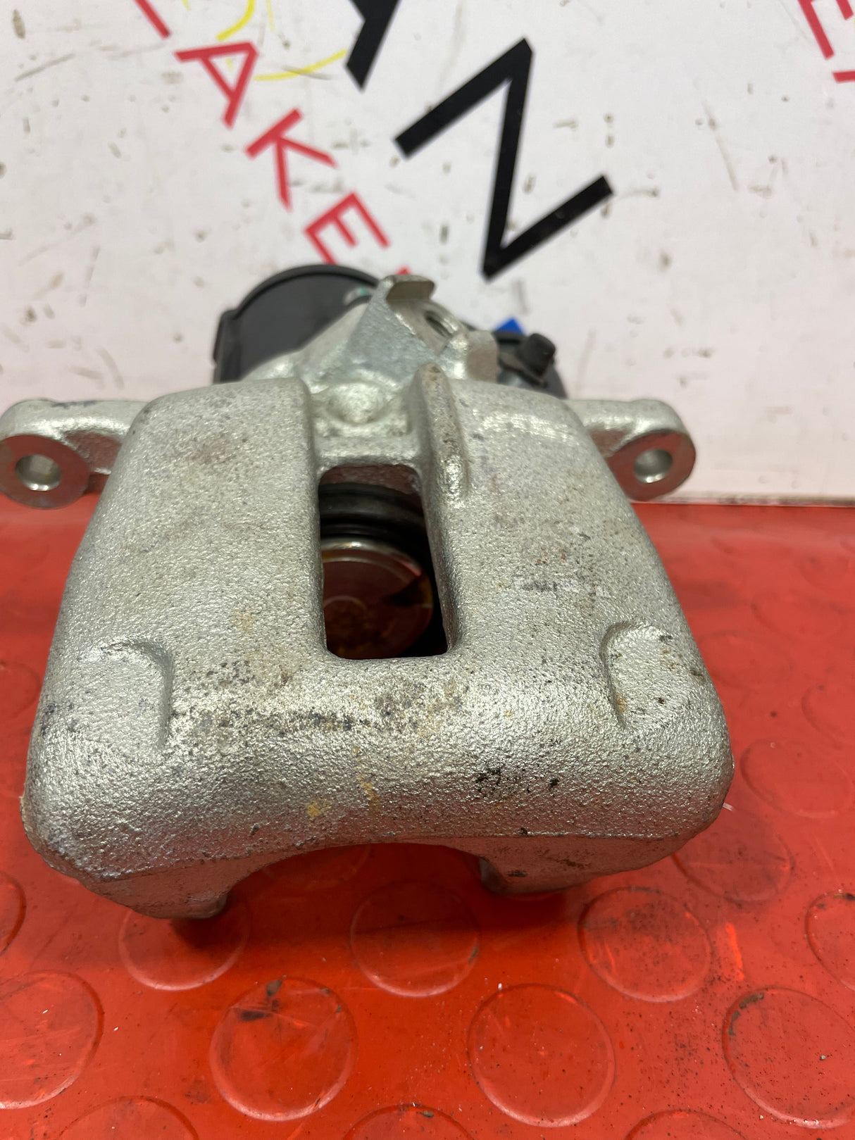 Volkswagen Passat/Tiguan/Sharan CC REAR PASSENGER NEAR SIDE BRAKE CALIPER 1.4 1.6 2.0 P/N 5N0615403
