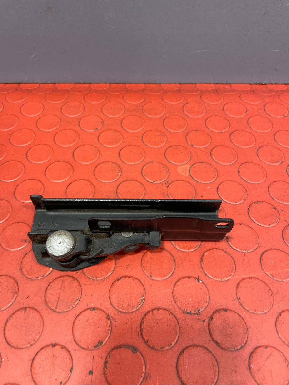 Citroen Berlingo/Peugeot Partner PASSENGER'S SIDE SLIDING DOOR RAIL P/N 9816965880