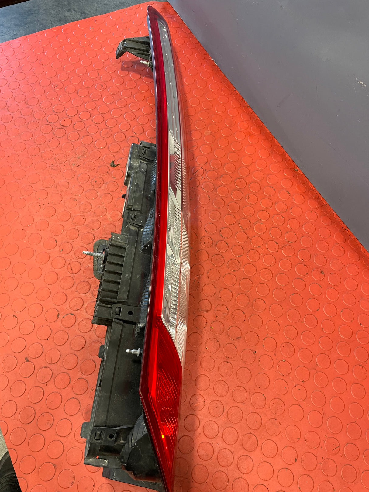 Ford Transit Custom TAILLIGHT PASSENGER SIDE 2013-2018 P/N BK2113405AJ